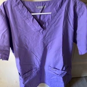 Women’s scrubs sizes Large and Medium,  Messages me for more info 717-549-1349